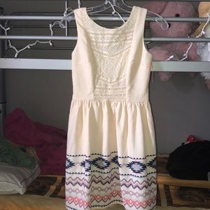 Juniors Aztec print dress